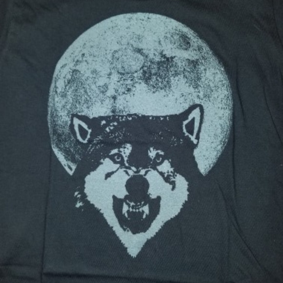 SOLD - Wolf Moon Glow in the Dark Graphic Tee! Men's - Picture 2 of 2